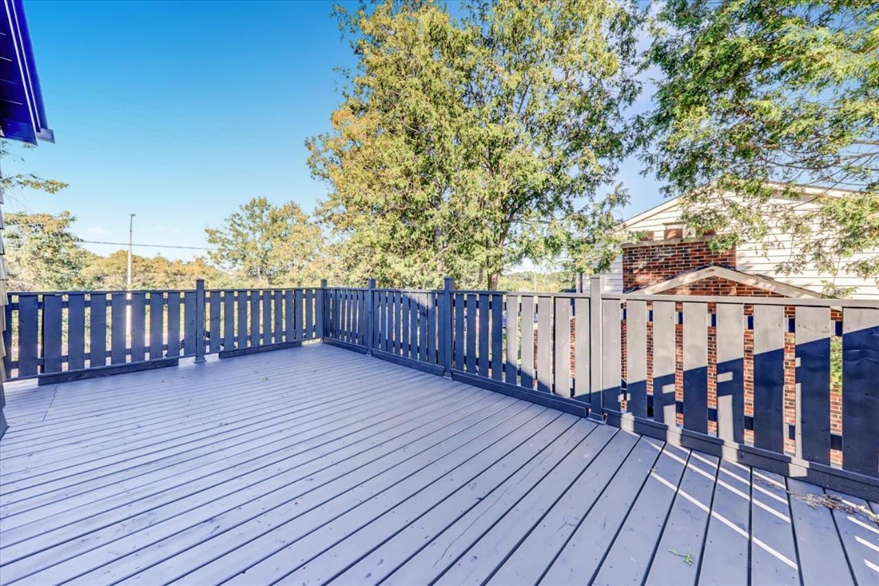 טורונטו Stunning 7 Bedroom Rougeview Home With 2 Kitchens, 5 Bathrooms, Amazing Backyard & 8-Car Parking מראה חיצוני תמונה
